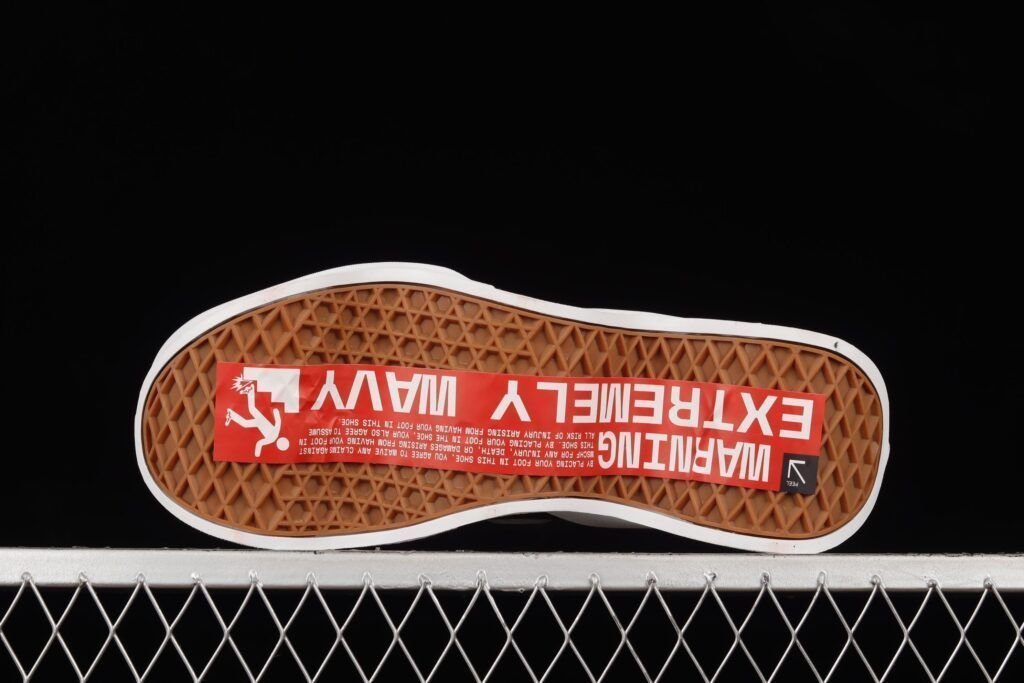 Zapatillas Mschf x Tyga Wavy Baby Vans American Zapatillas de Hombres Zapatillas Mschf x Tyga Wavy Baby Vans American