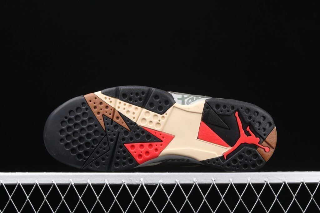 Air Jordan 7 Patta gris y verde graffiti Zapatillas de Hombres Air Jordan 7 Patta gris y verde graffiti