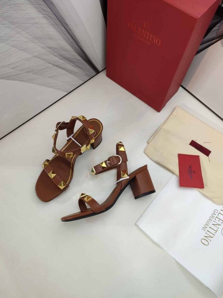 Sandalias a la moda con tacón medio Sandalias Sandalias a la moda con tacón medio