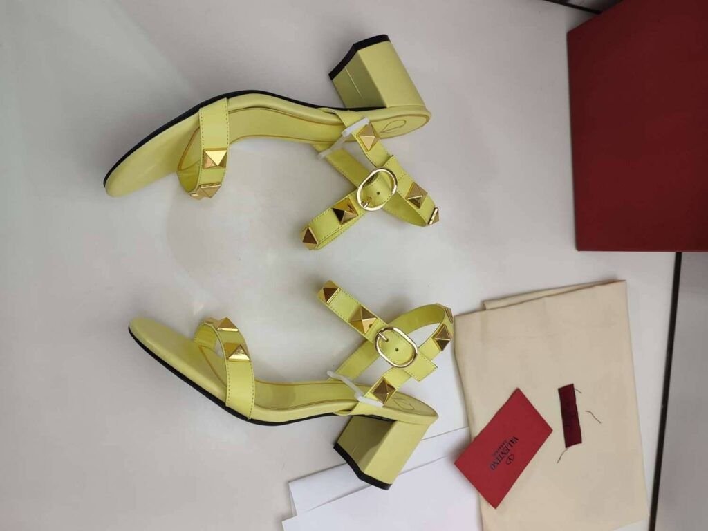 Sandalias a la moda con tacón medio Sandalias Sandalias a la moda con tacón medio