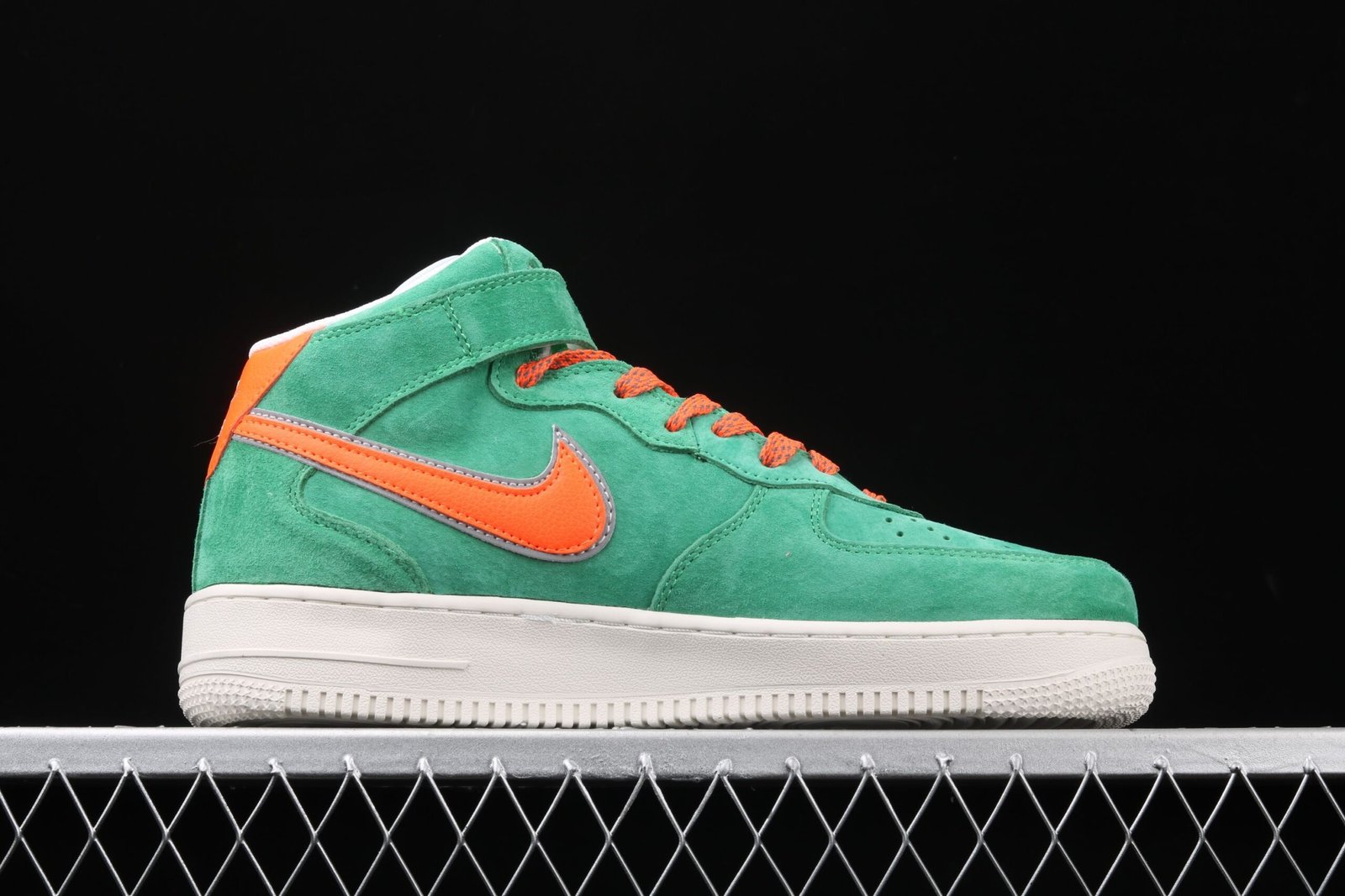 Zapatillas Air Force 1 ‘Mid 07 de Gamuza Zapatillas de Mujer Zapatillas Air Force 1 'Mid 07 de Gamuza