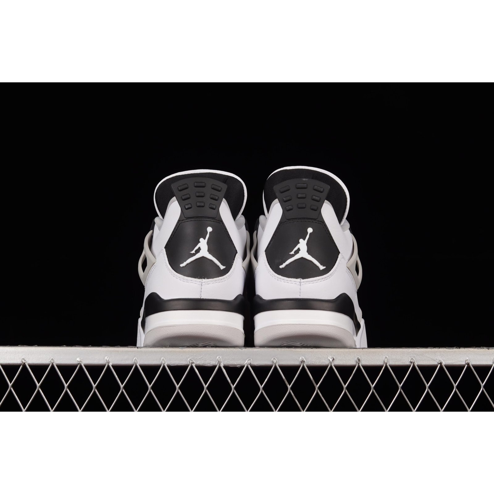 Air Jordan 4 «Military Black costuras grises y negras Zapatillas de Hombres Air Jordan 4